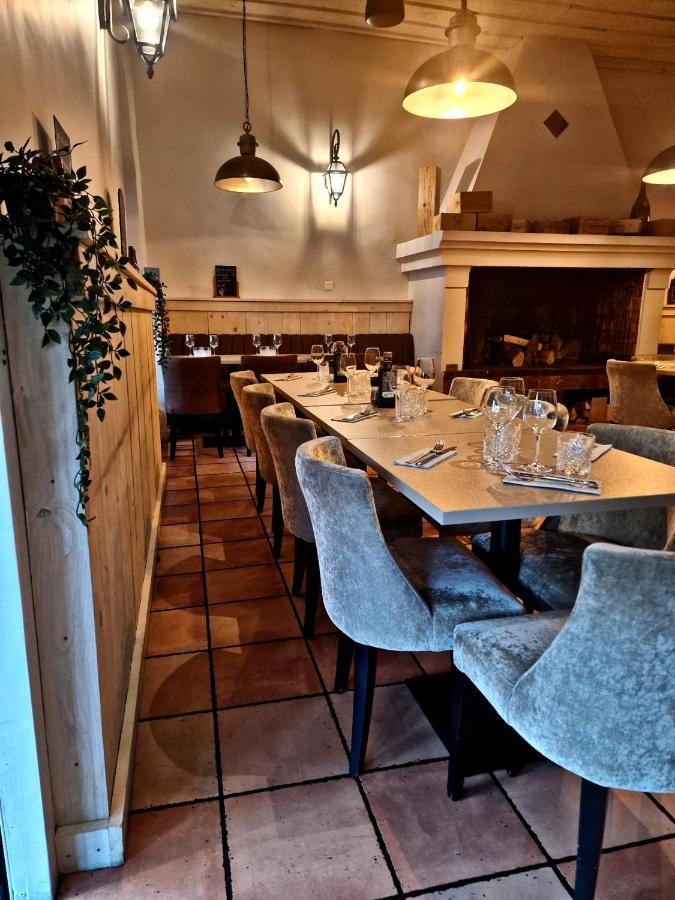Hotel Le Relais de la Calèche à Le Beausset Extérieur photo